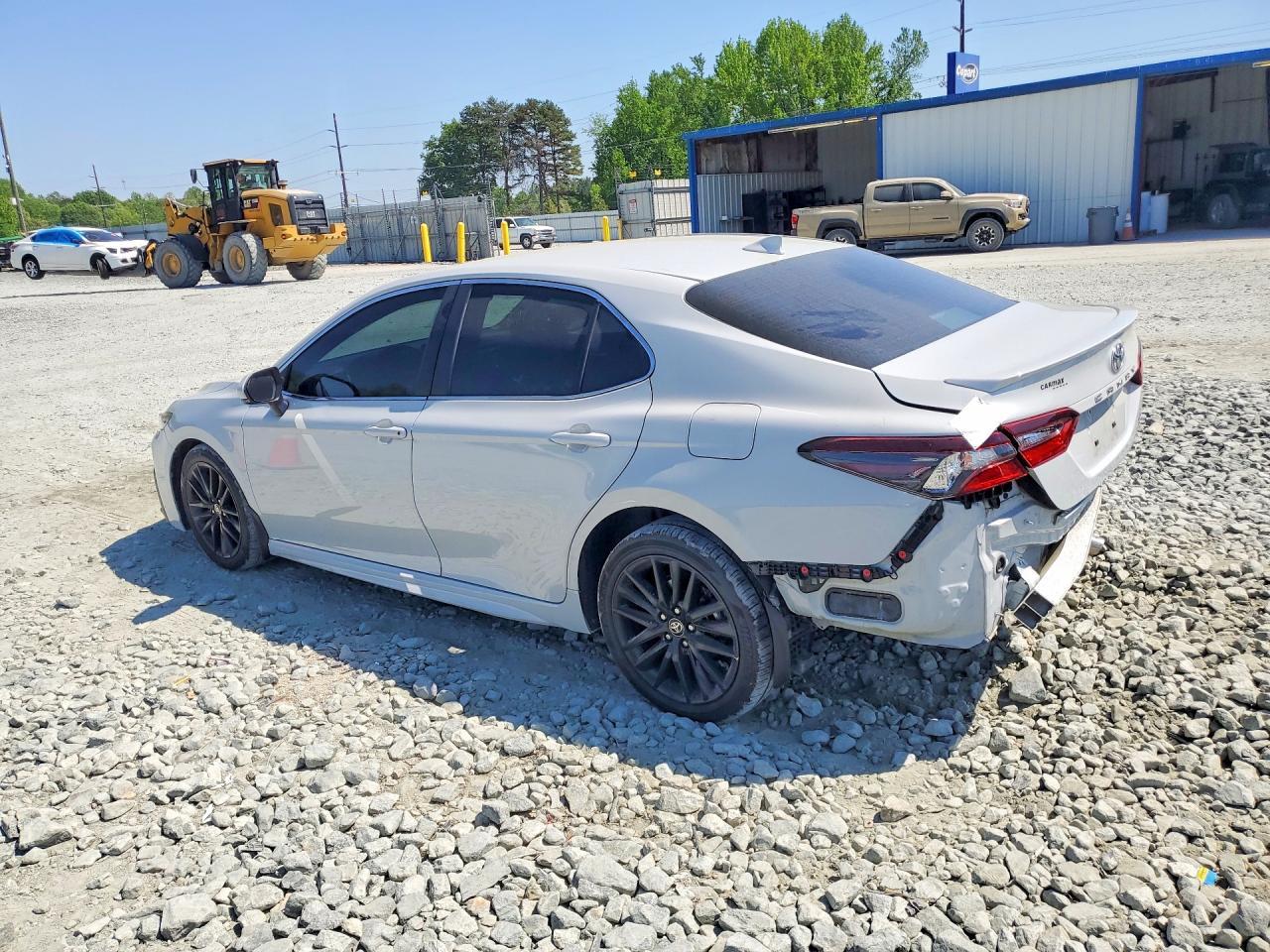 2023 Toyota Camry Se - Фото 2