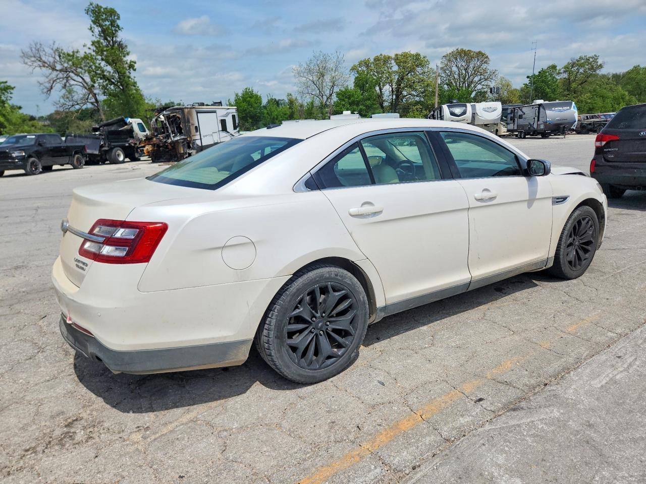 2013 Ford Taurus Limited - Image 3