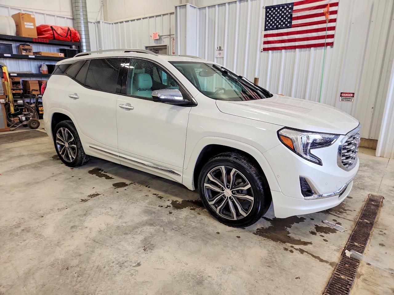 2021 GMC Terrain Denali - Image 4