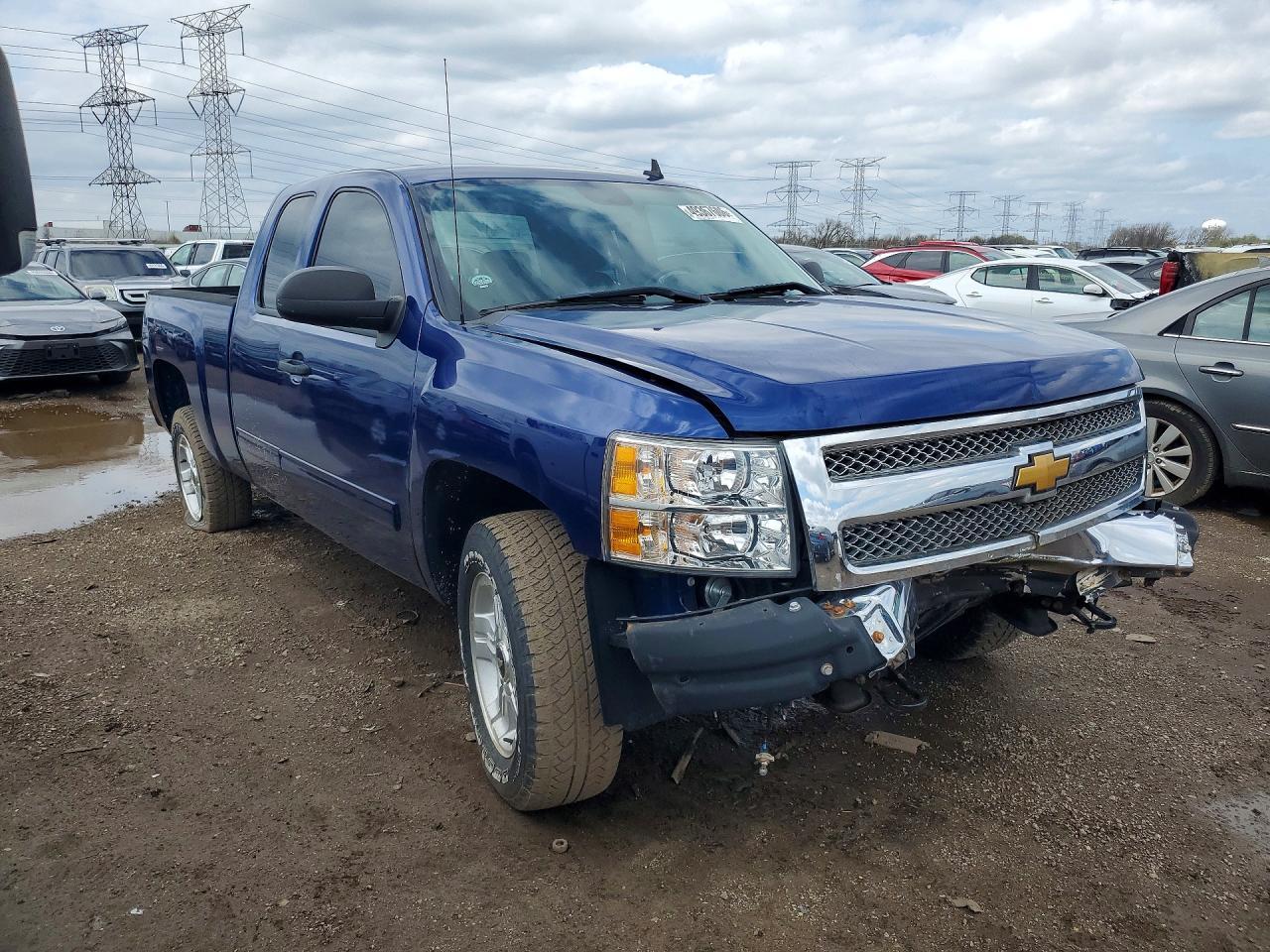 2013 Chevrolet Silverado C1500 Crew Cab - Image 4