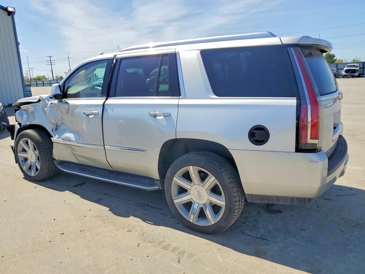 2016 Cadillac Escalade Luxury - Image 2