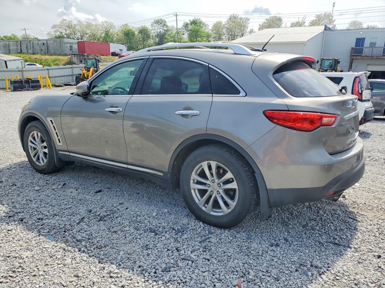 2010 Infiniti Fx35 Base - Image 2