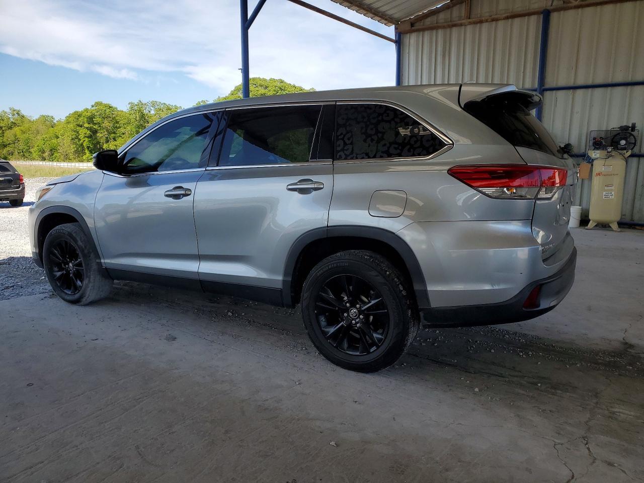2019 Toyota Highlander Le Plus - Image 2