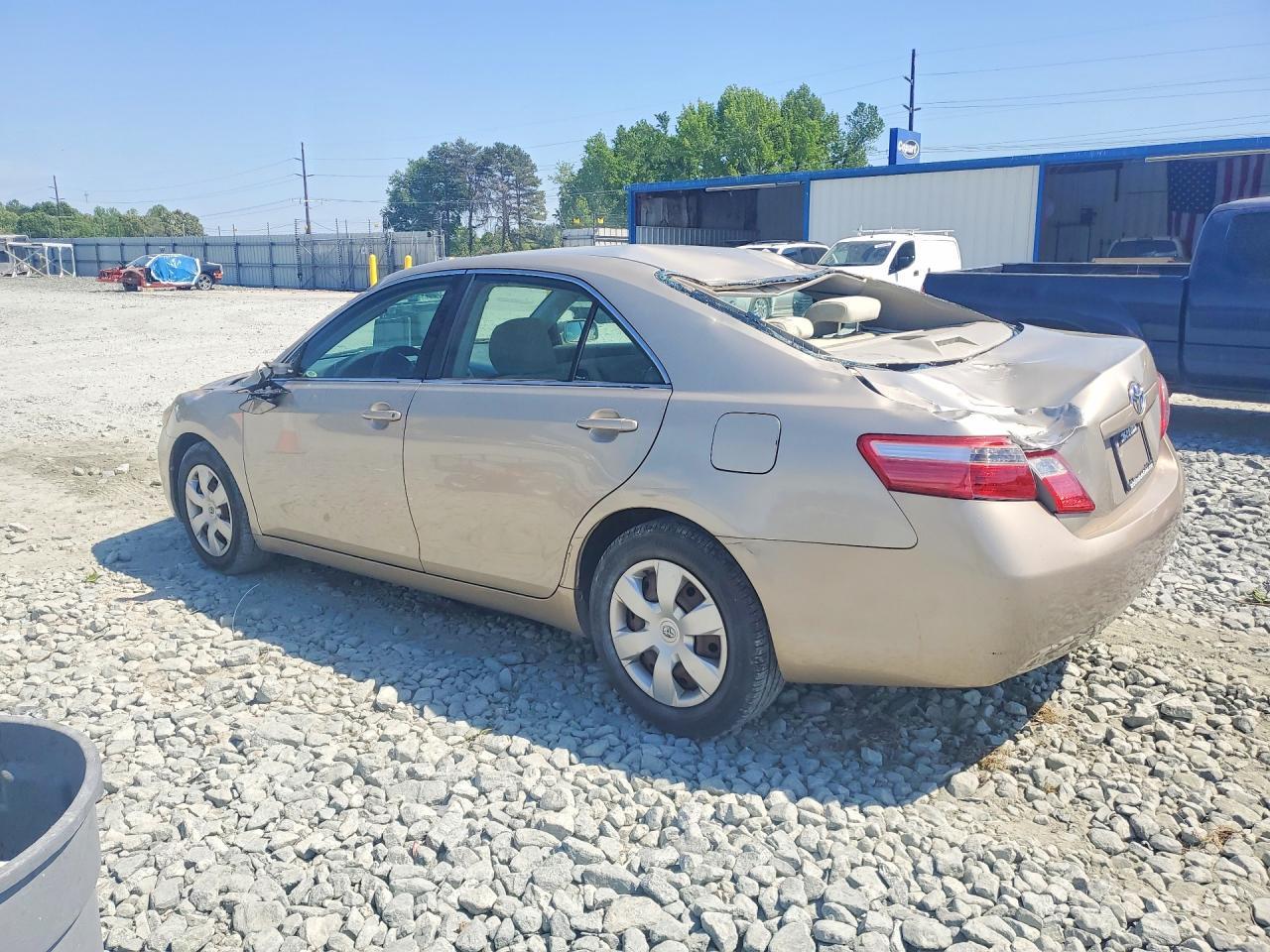 2008 Toyota Camry Le - Фото 2