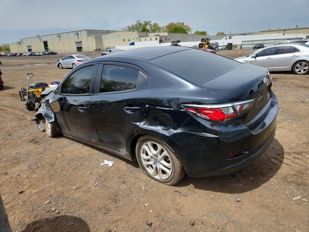 2016 Scion Ia Base - Фото 2