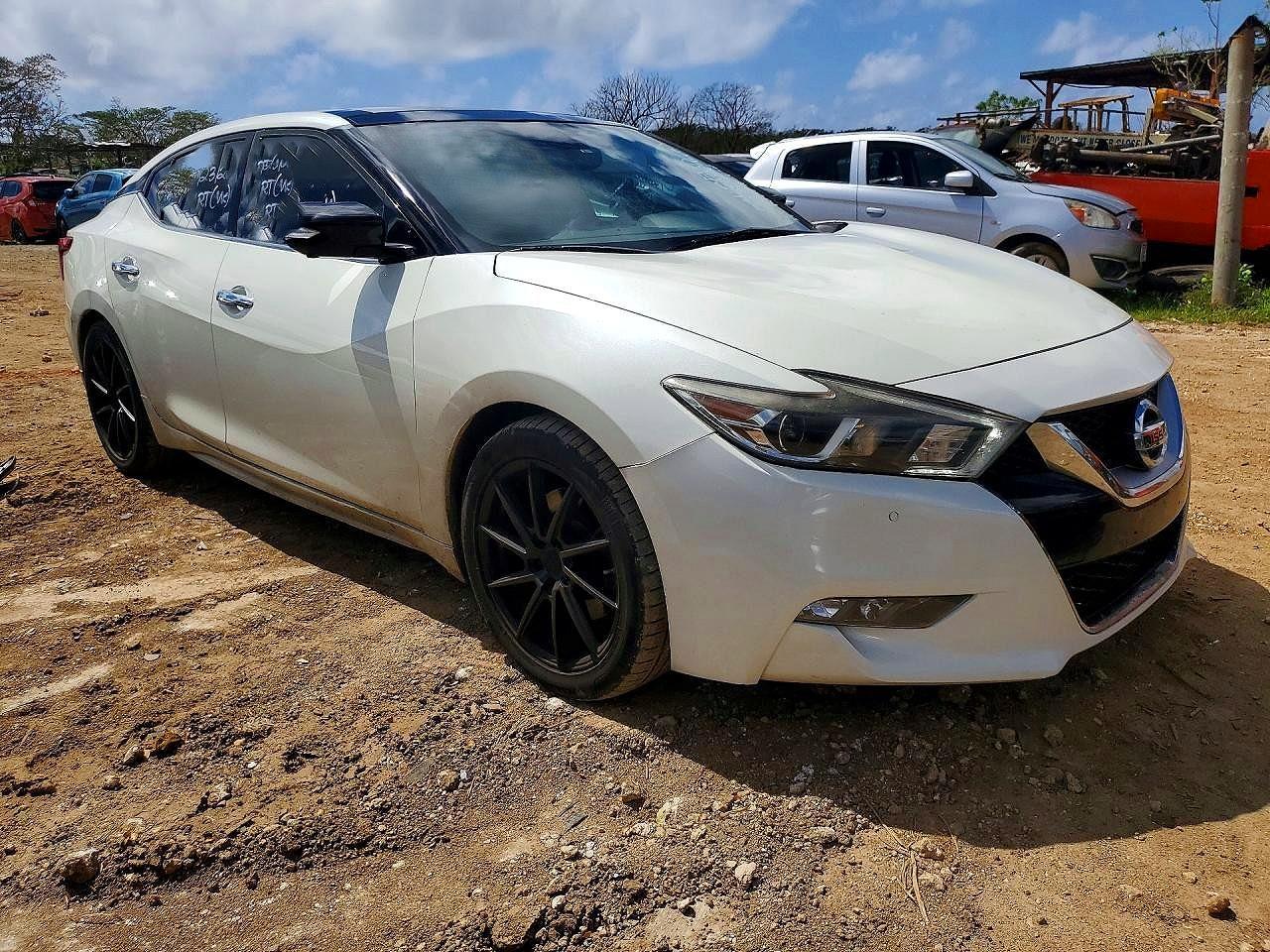 2017 Nissan Maxima Platinum - Image 4