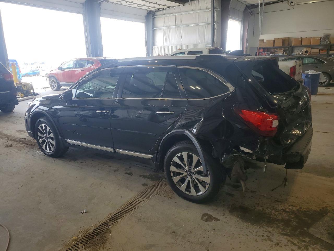 2018 Subaru Outback Touring - Фото 2