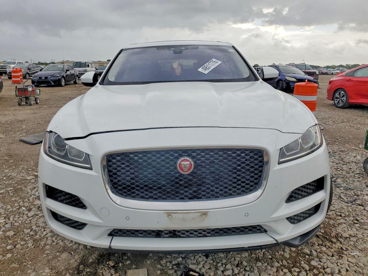 2020 Jaguar F-Pace Premium 25T - Фото 5
