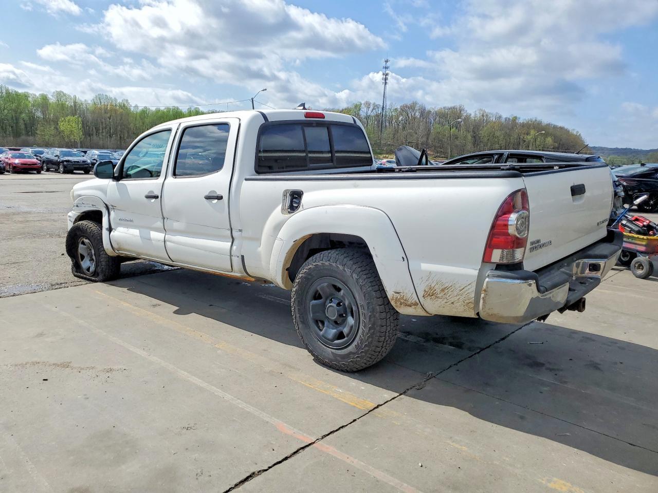 2014 Toyota Tacoma V6 - Фото 2