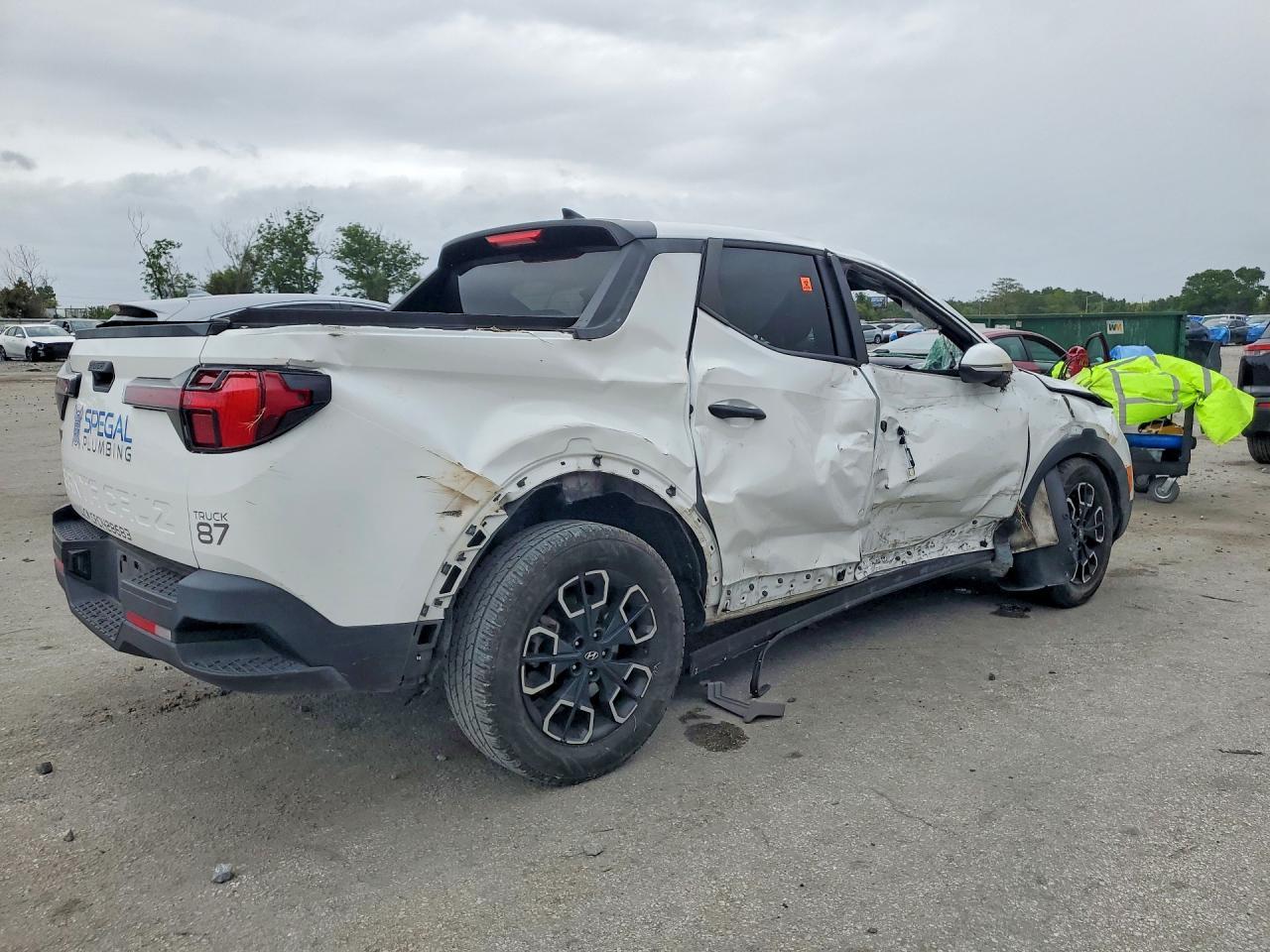 2024 Hyundai Santa Cruz Sel - Image 3