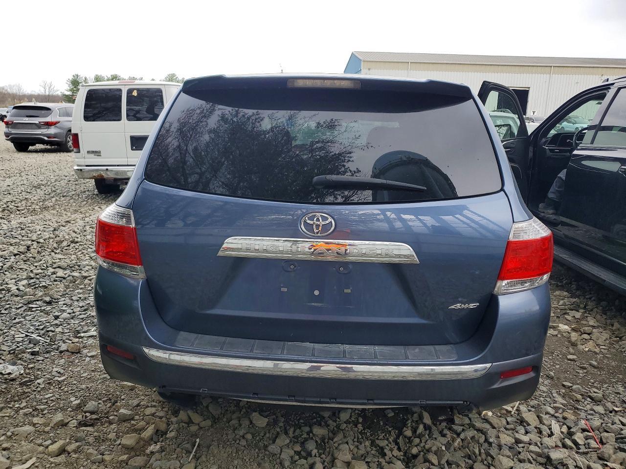2013 Toyota Highlander Base - Image 6