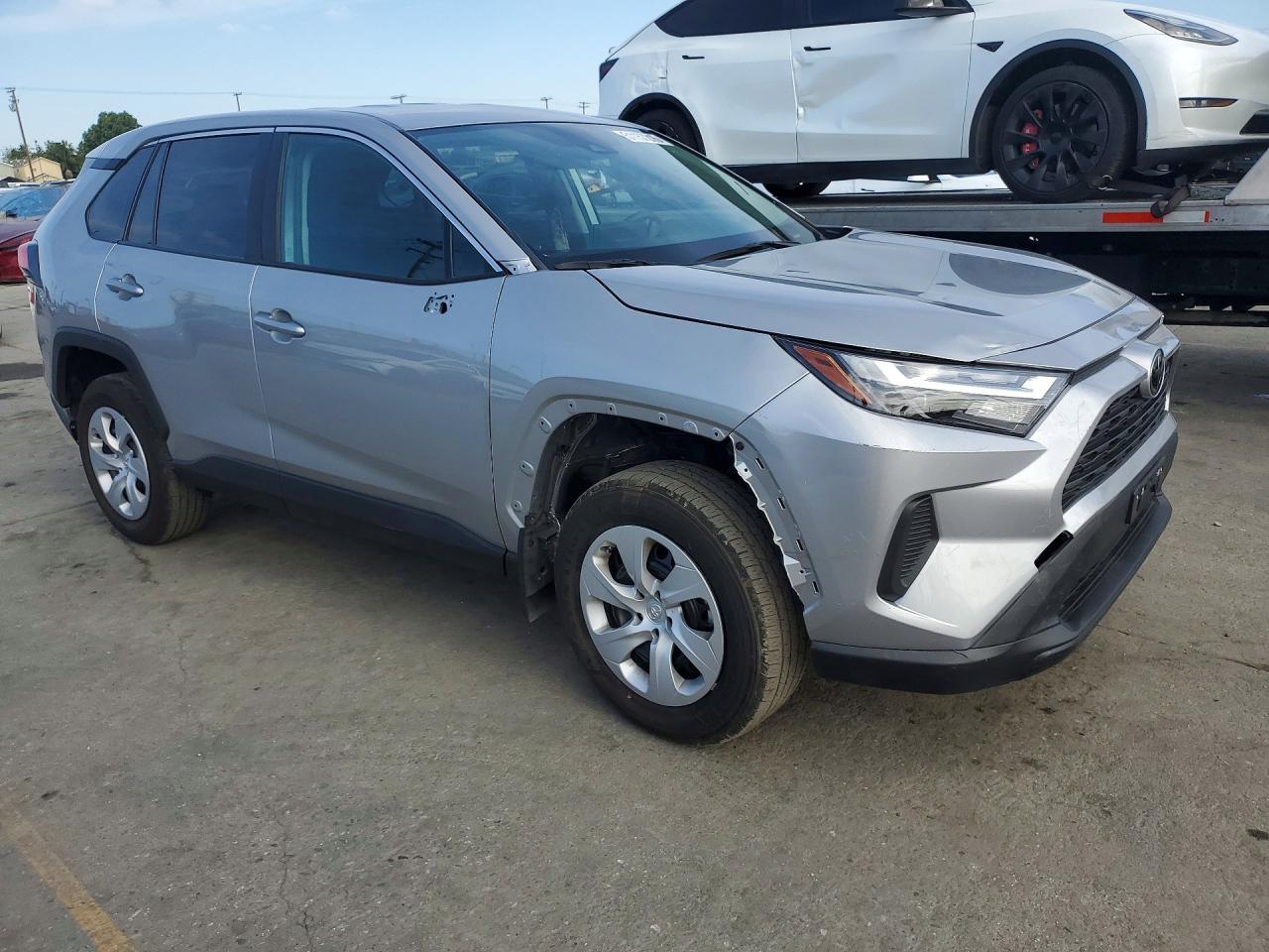 2024 Toyota Rav4 Le - Image 4