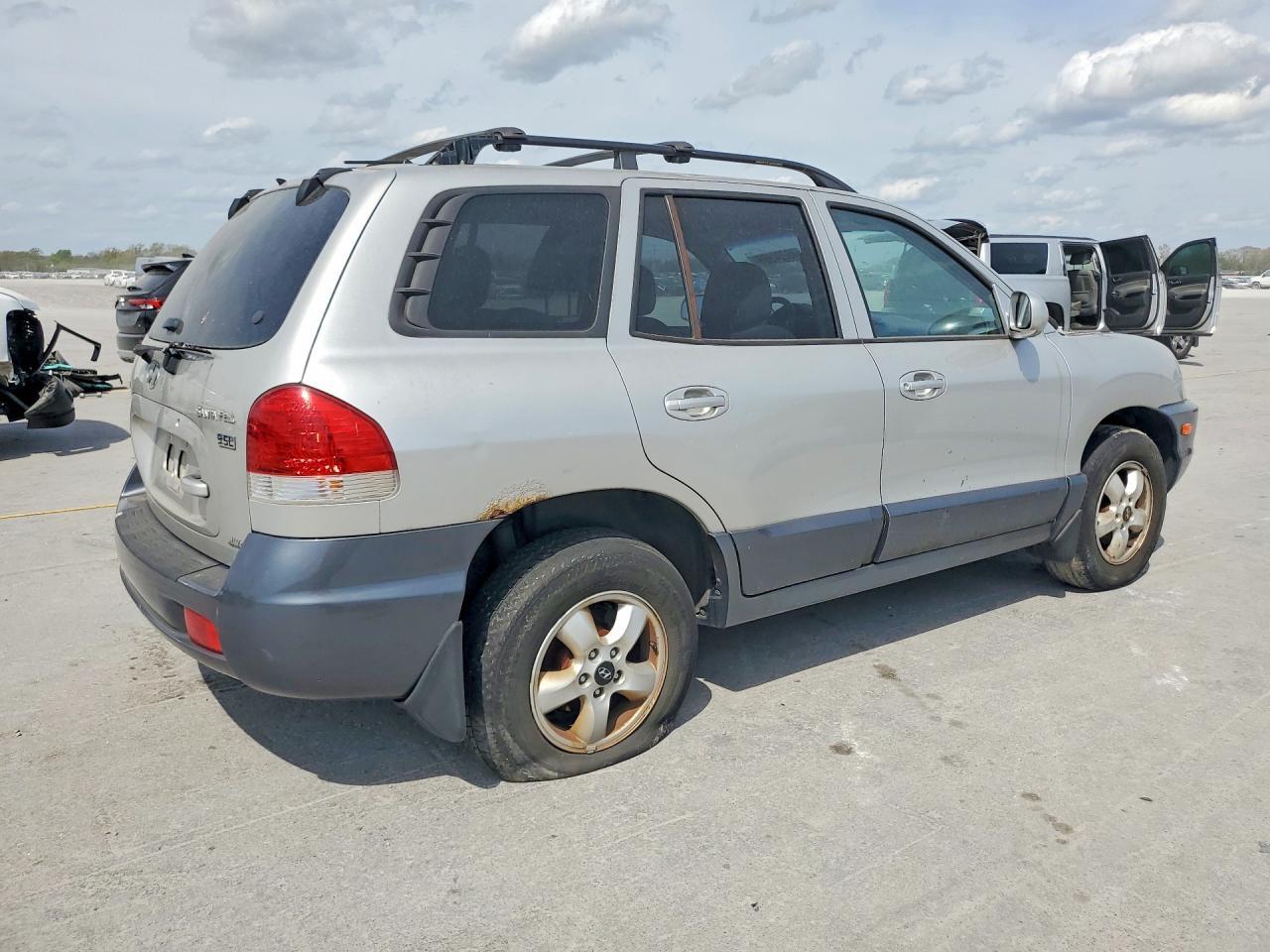 2005 Hyundai Santa Fe - Image 3
