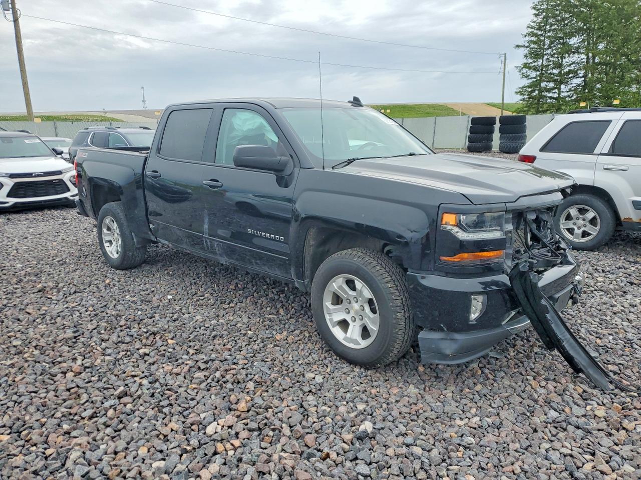 2017 Chevrolet Silverado K1500 Lt - Image 4