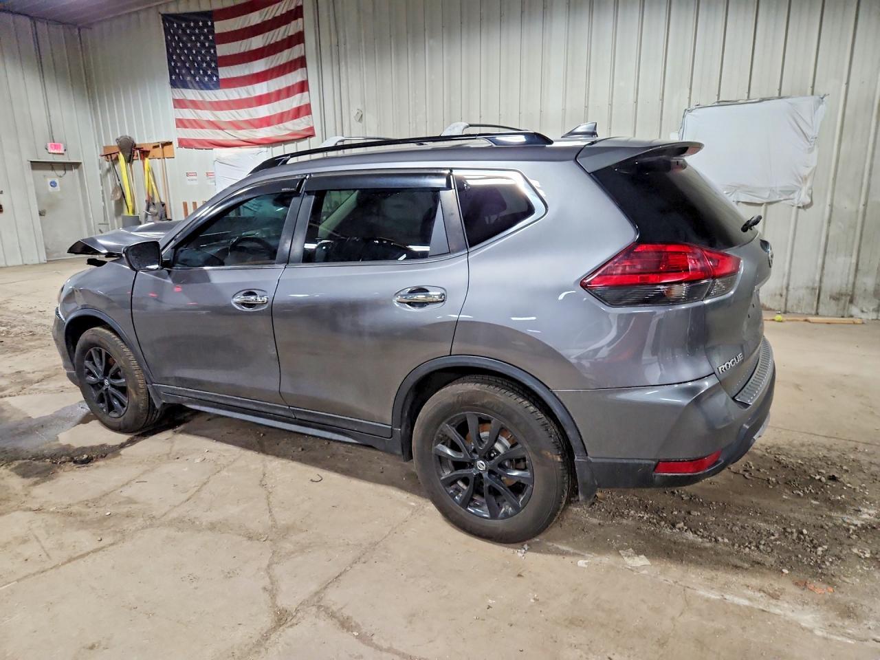 2017 Nissan Rogue Sv - Image 2