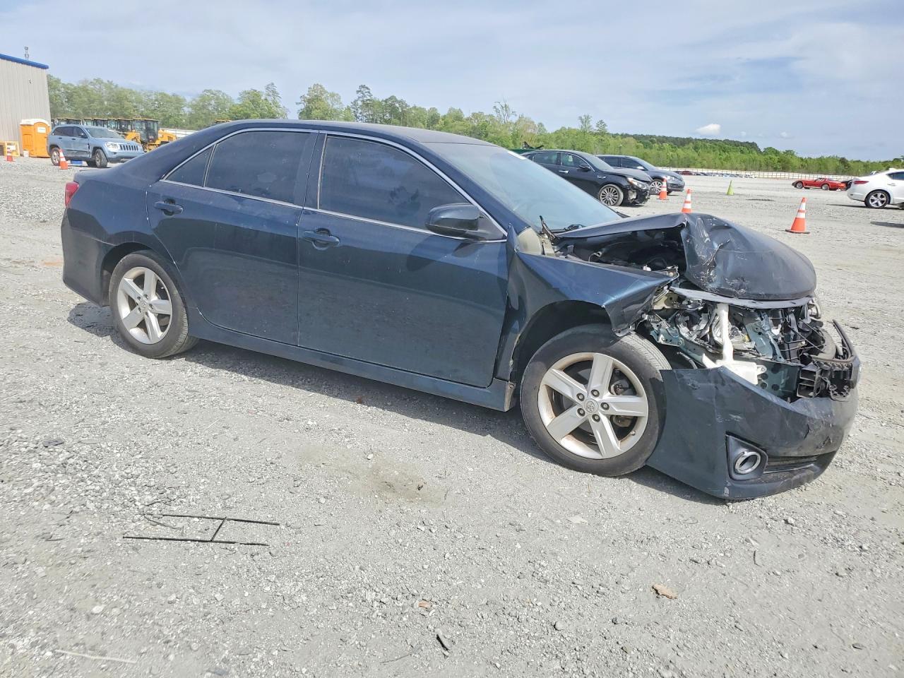 2014 Toyota Camry Se - Image 4