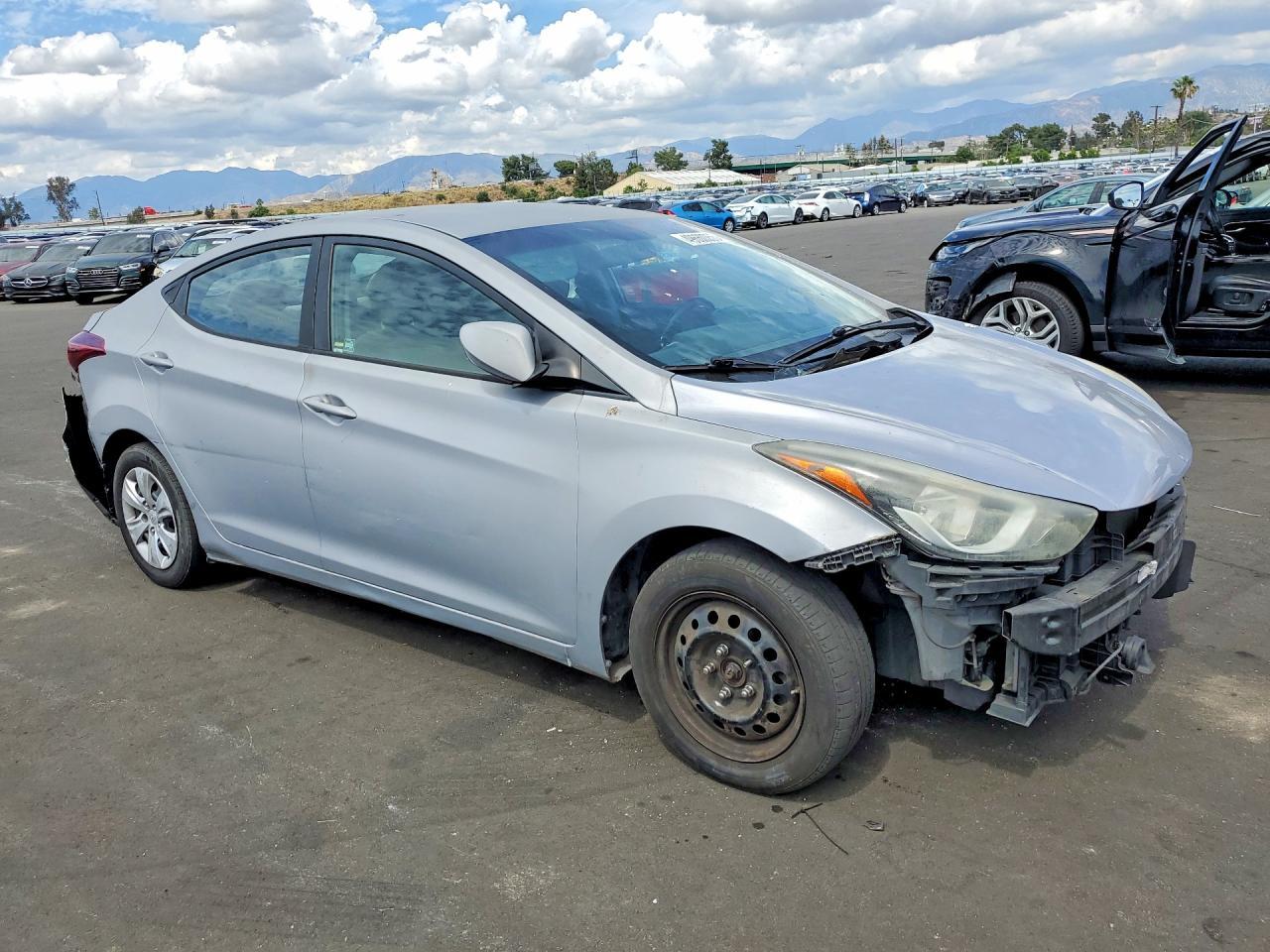 2016 Hyundai Elantra Se - Фото 4