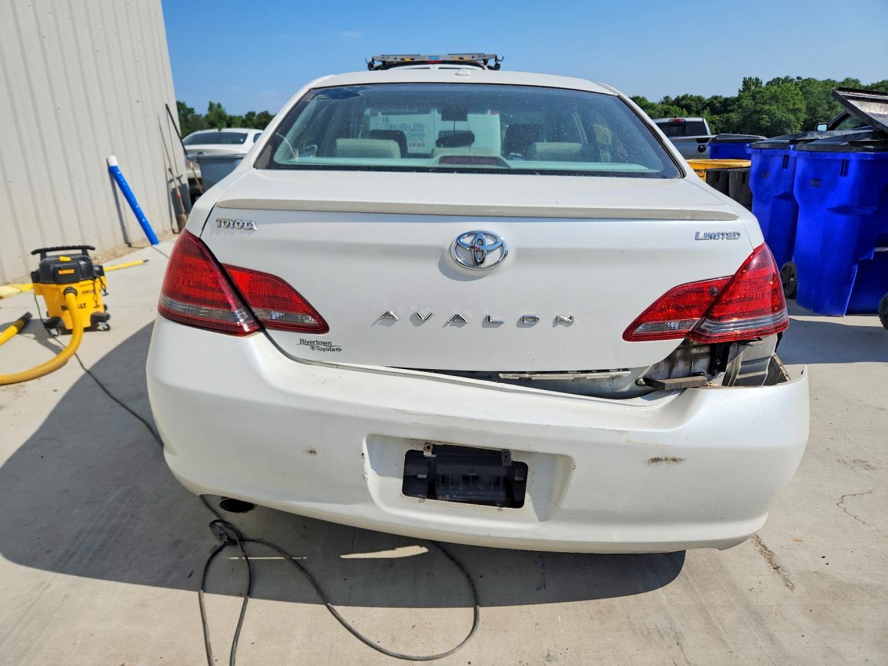 2010 Toyota Avalon Limited - Фото 6