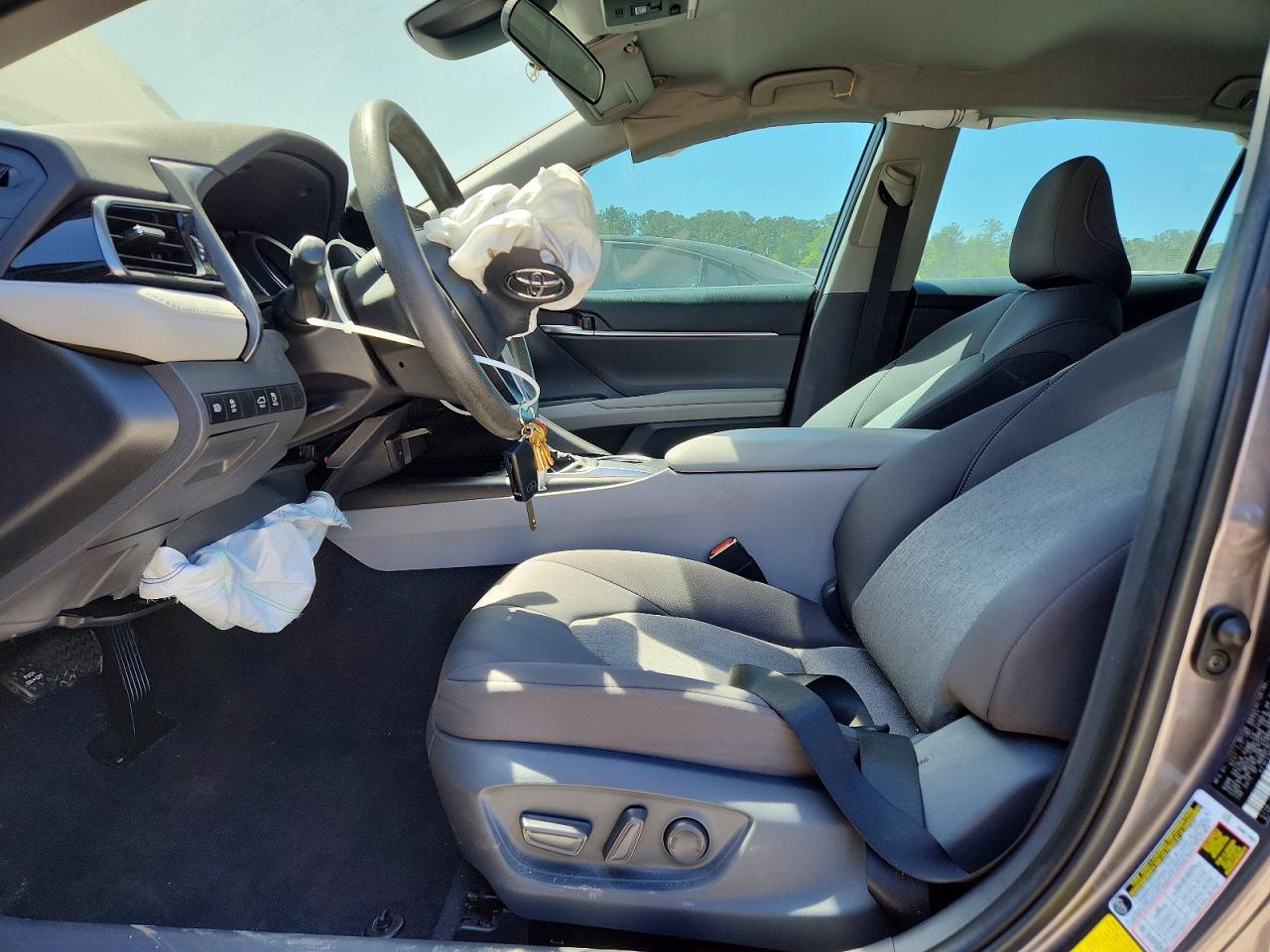 2021 Toyota Camry Le - Image 7