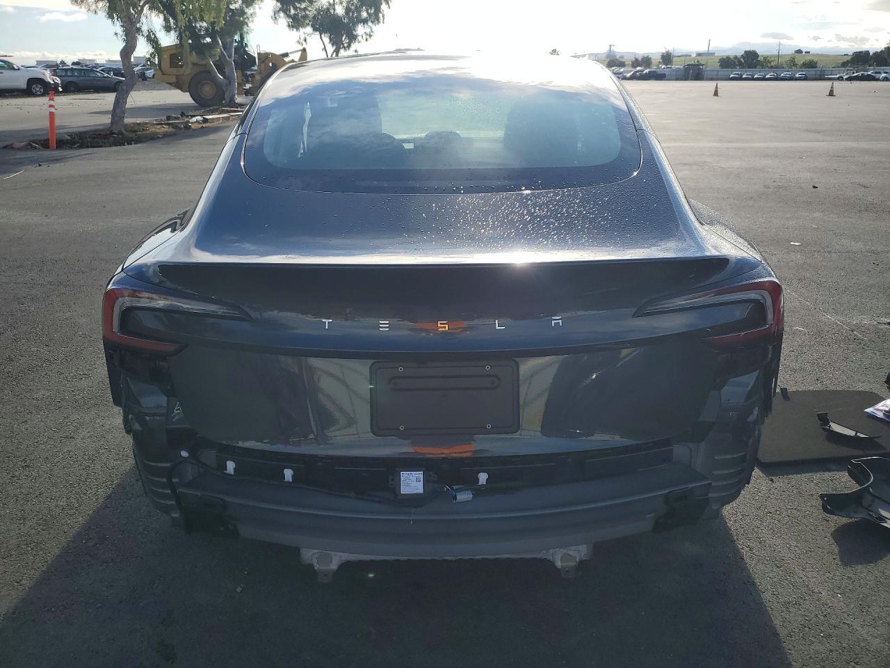 2025 Tesla Model 3 - Image 6