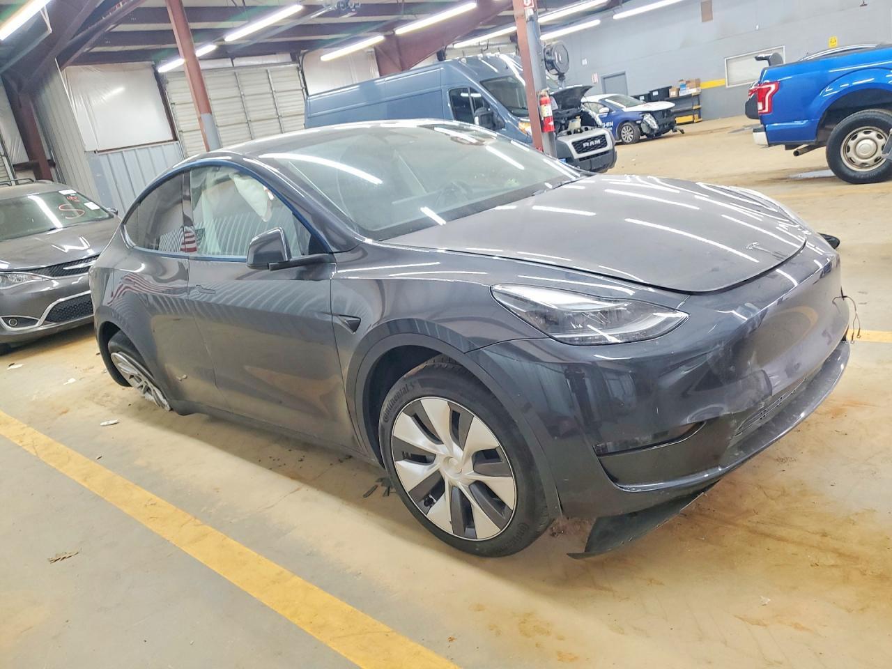 2024 Tesla Model Y - Image 4