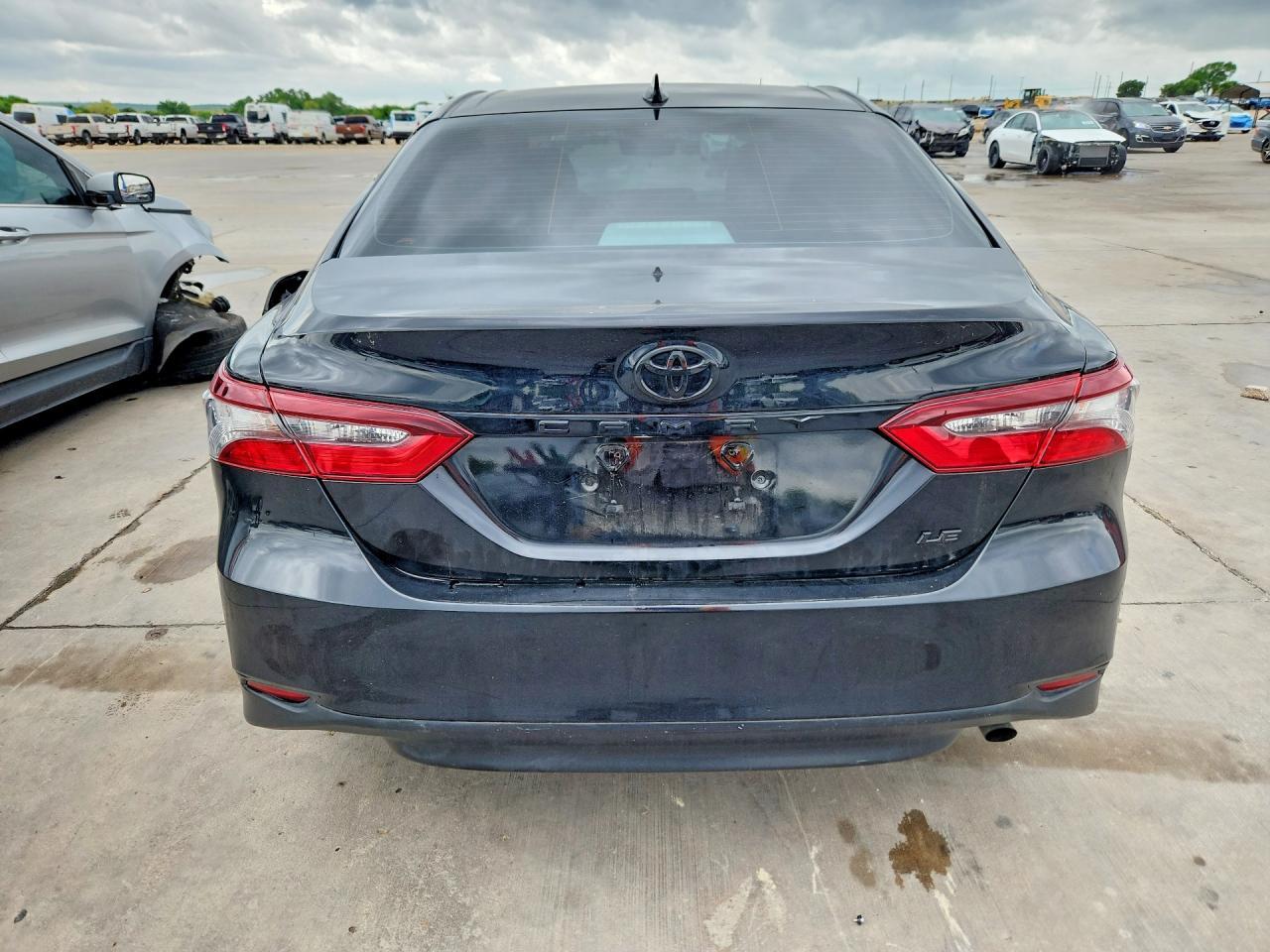 2022 Toyota Camry Le - Фото 6