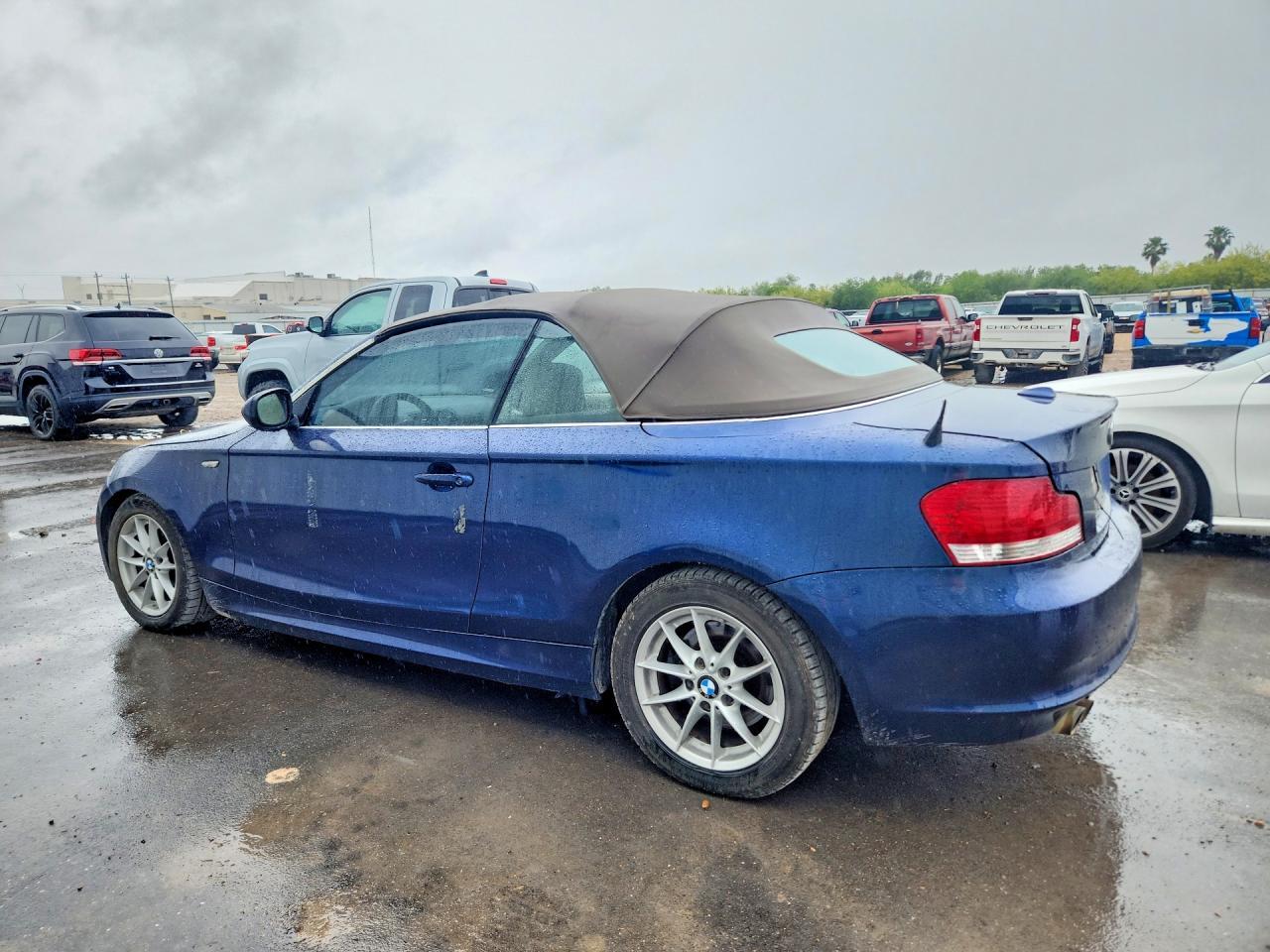 2011 BMW 128 I - Image 2