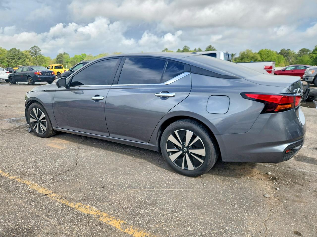 2021 Nissan Altima 2.5 Sv - Image 2