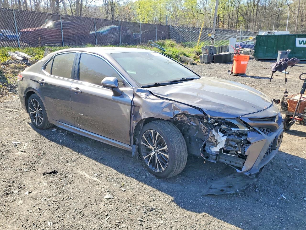 2020 Toyota Camry Se - Image 4