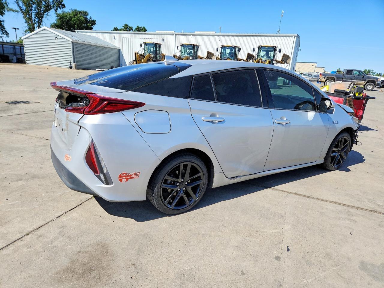 2017 Toyota Prius Prime Premium - Фото 3