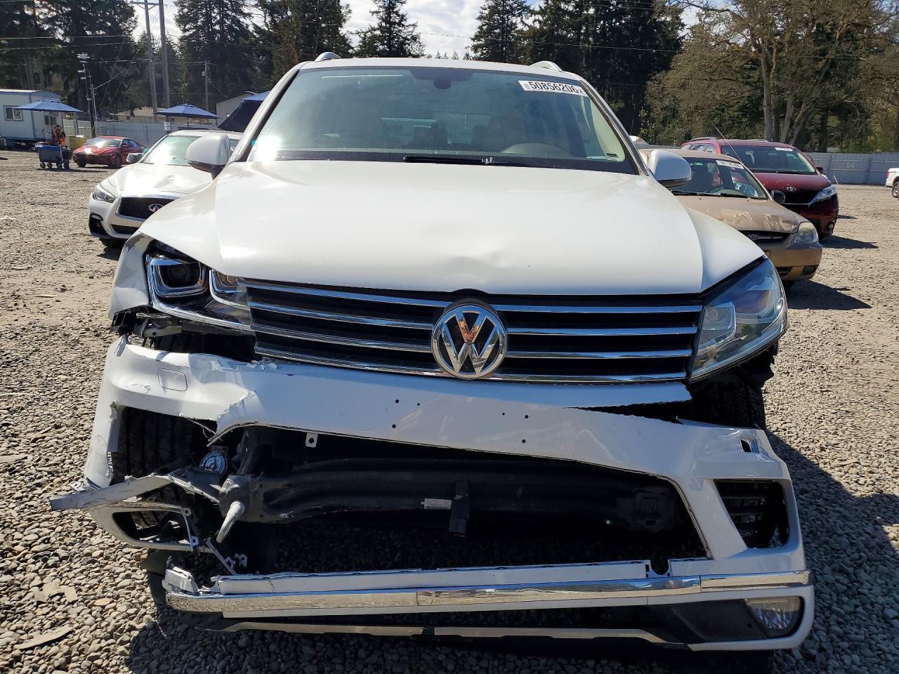 2015 Volkswagen Touareg V6 - Image 5