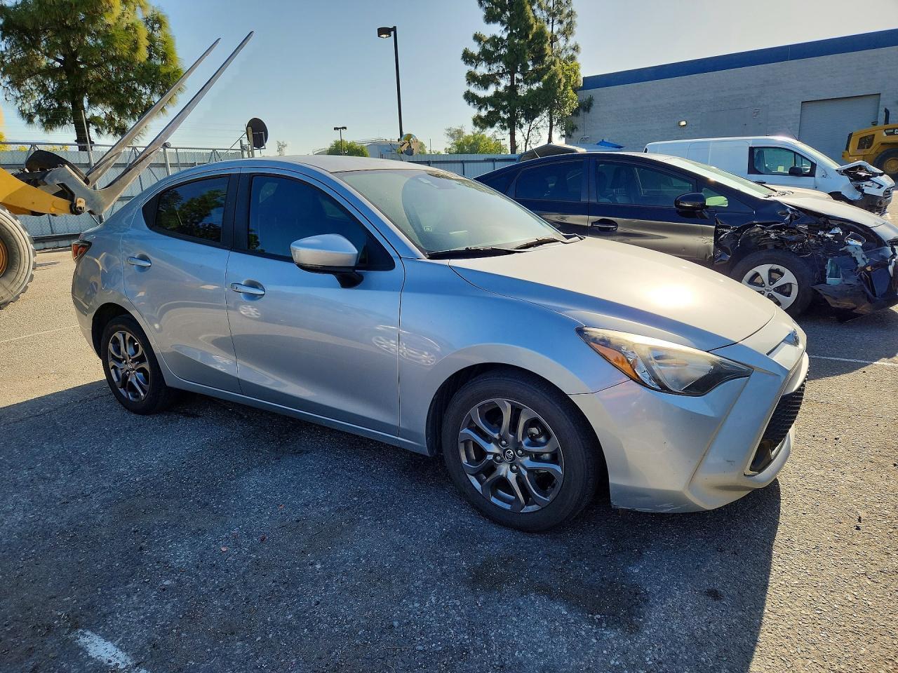 2019 Toyota Yaris Le - Image 4