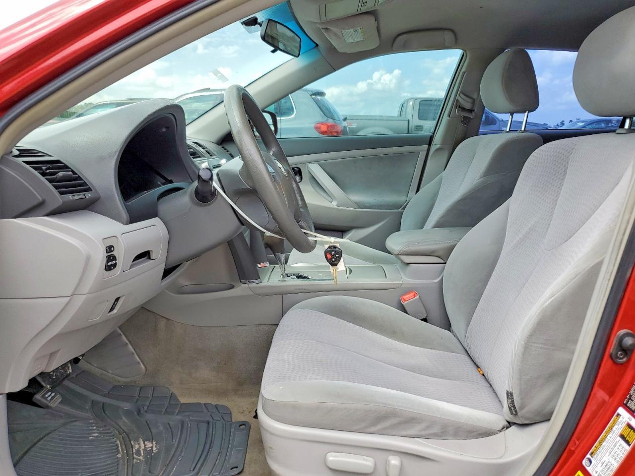 2010 Toyota Camry Le - Image 7