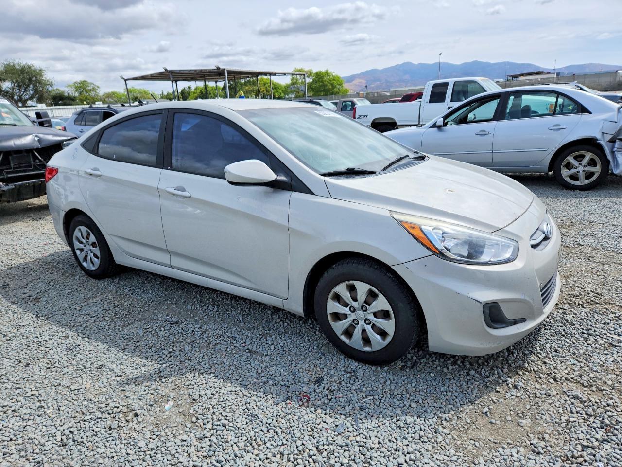 2016 Hyundai Accent Se - Фото 4