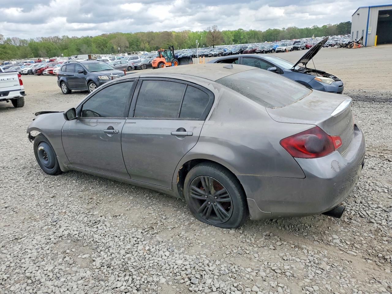 2013 Infiniti G37 Sedan - Фото 2