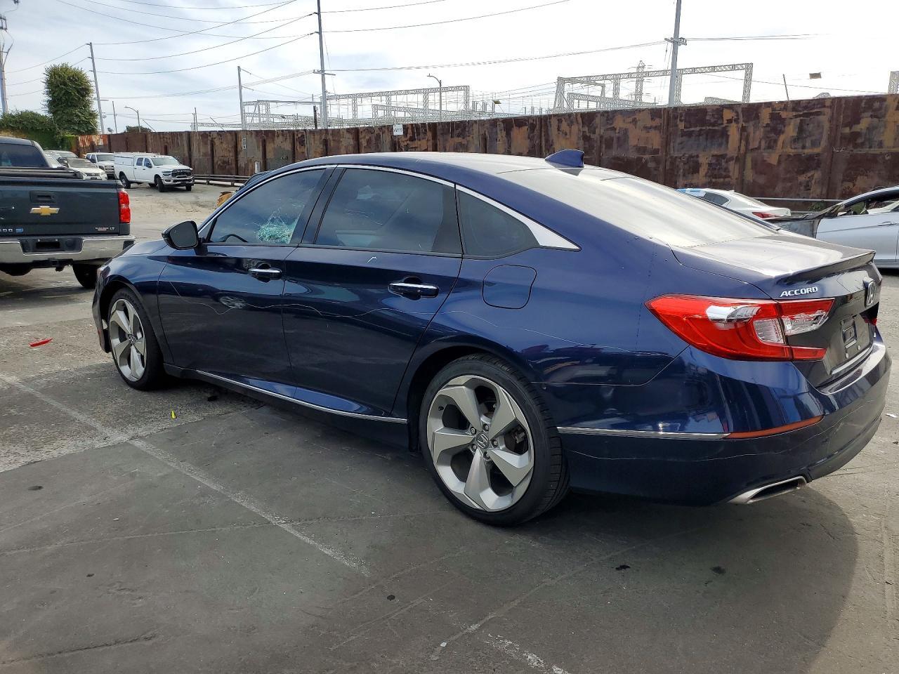 2018 Honda Accord Touring - Фото 2