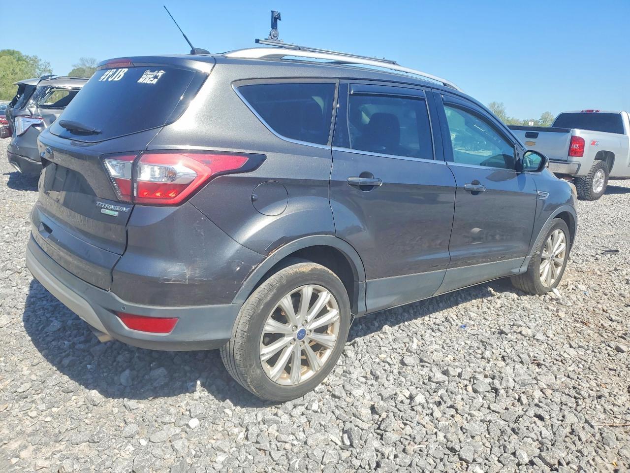 2017 Ford Escape Titanium - Фото 3
