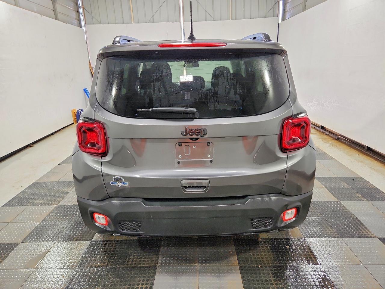 2019 Jeep Renegade Latitude - Image 6