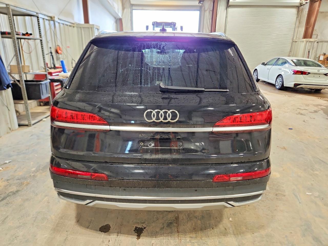 2022 Audi Q7 Premium Plus - Image 6