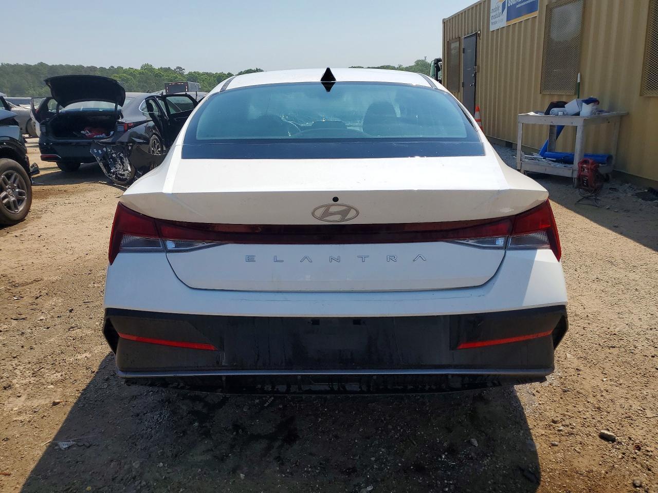 2024 Hyundai Elantra Sel - Image 6