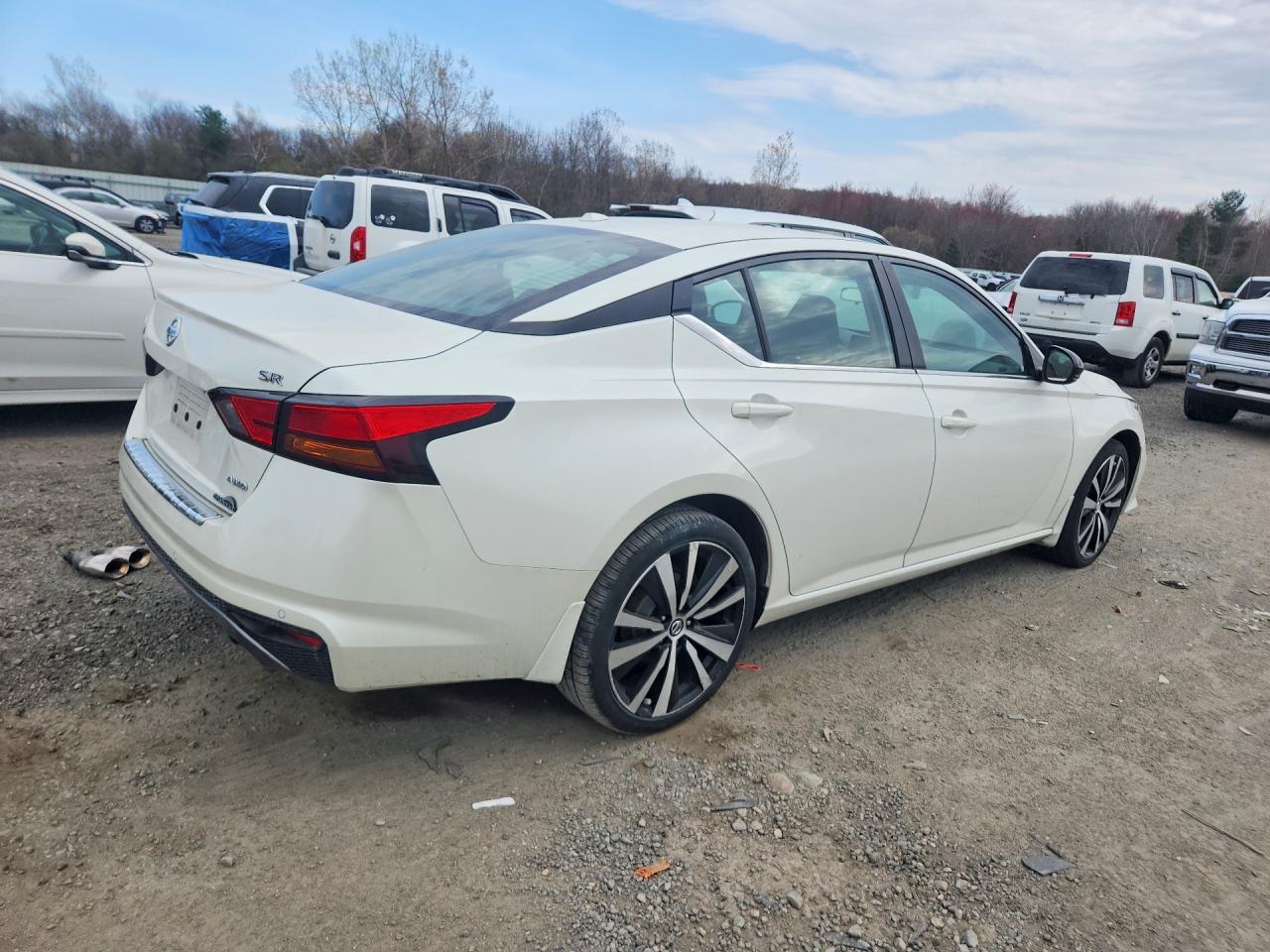 2020 Nissan Altima Sr - Фото 3