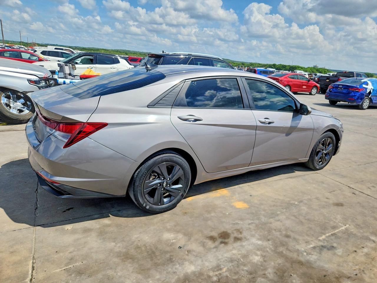 2022 Hyundai Elantra Sel - Фото 3