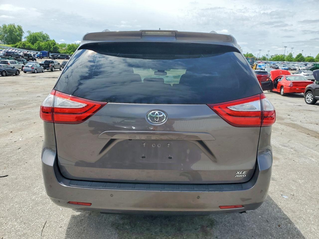2019 Toyota Sienna Xle 7-Passenger - Фото 6
