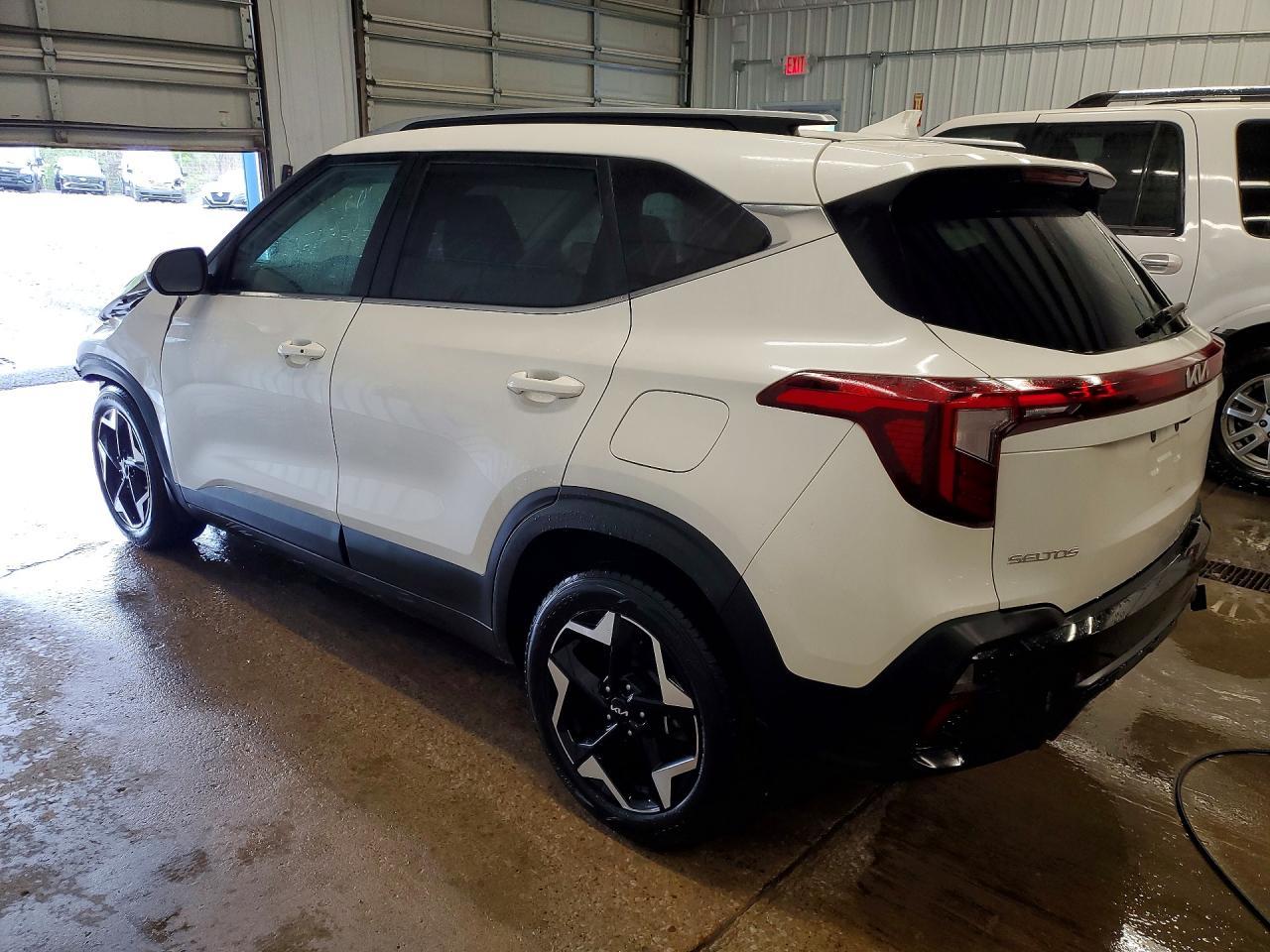2024 Kia Seltos Ex - Image 2