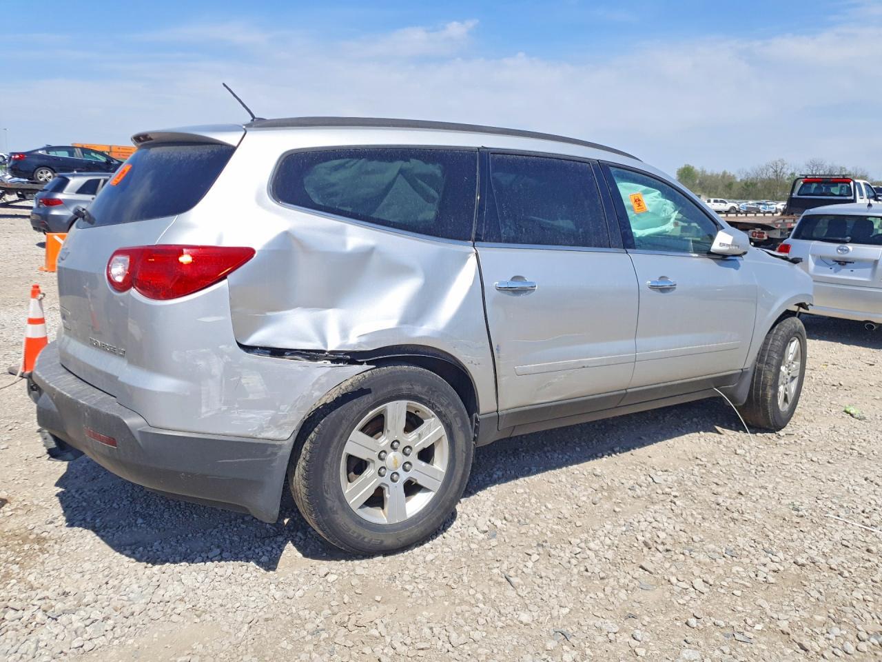 2011 Chevrolet Traverse Lt - Image 3