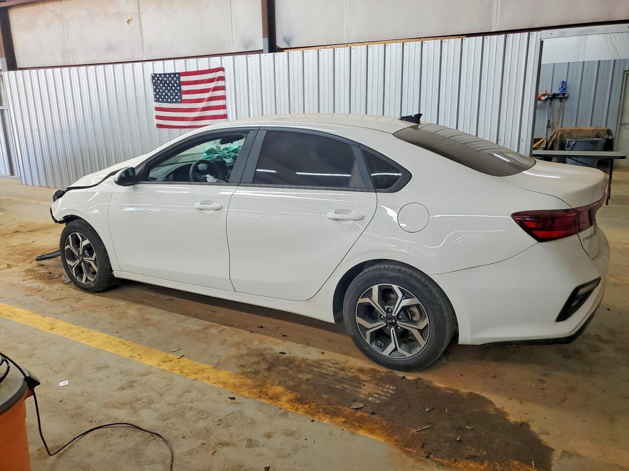 2021 Kia Forte Lxs - Фото 2