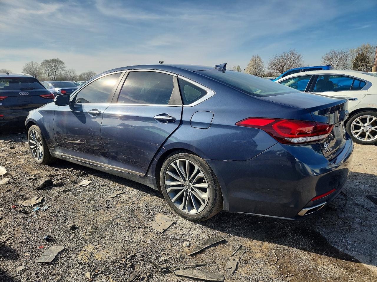 2015 Hyundai Genesis 3.8L - Фото 2