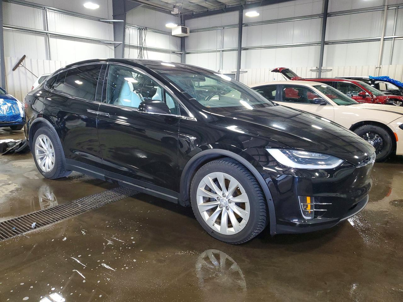 2018 Tesla Model X - Фото 4