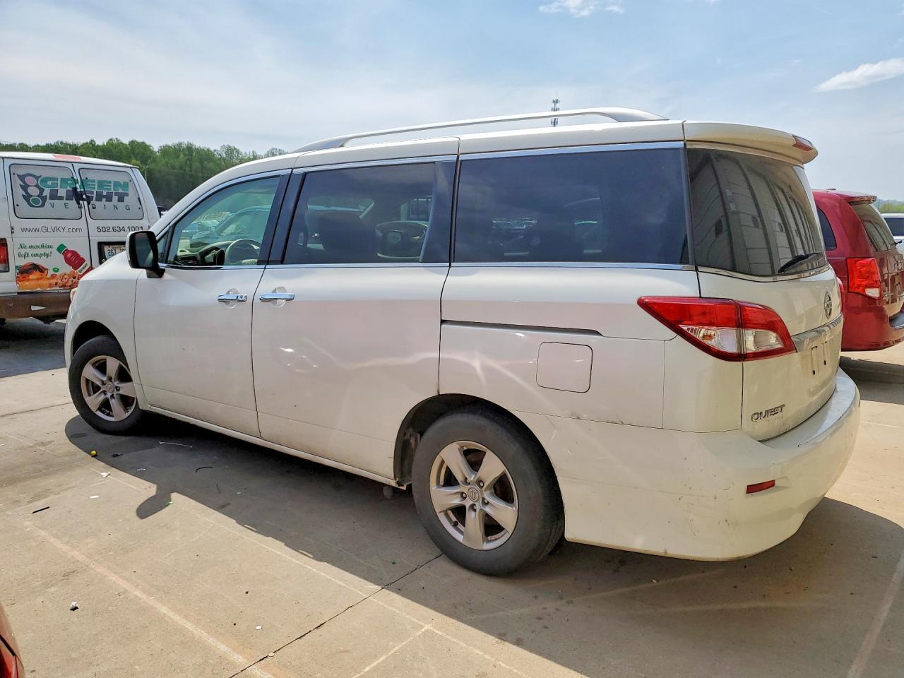 2017 Nissan Quest Sv - Image 2