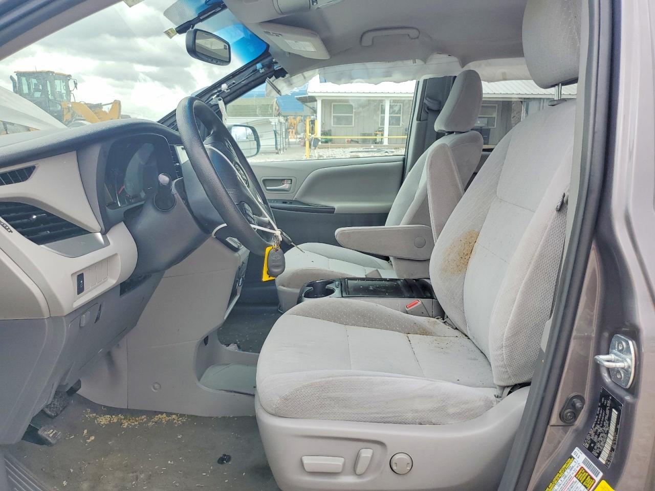 2017 Toyota Sienna - Фото 7
